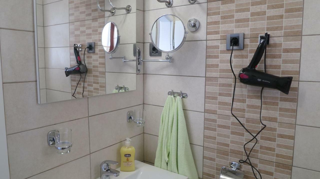 Studio Apartment Branka Malinska Ngoại thất bức ảnh